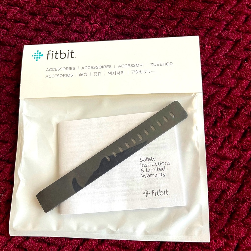 *NWT* FitBit Band - Black silicone
